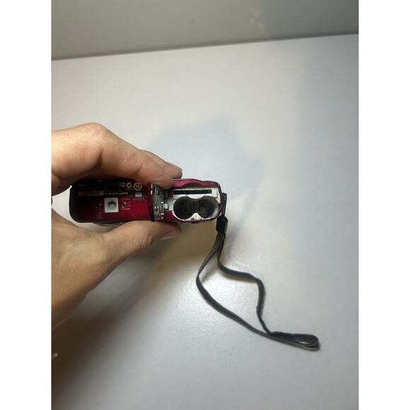 Nikon Coolpix L20 Red 10 Megapixels For Parts Not Working - Picture 7 of 8